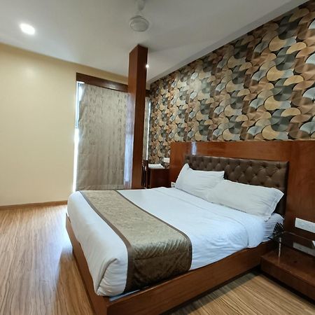 Hotel Arton Regency Near Terminal 2 Airport Mumbai Exterior foto