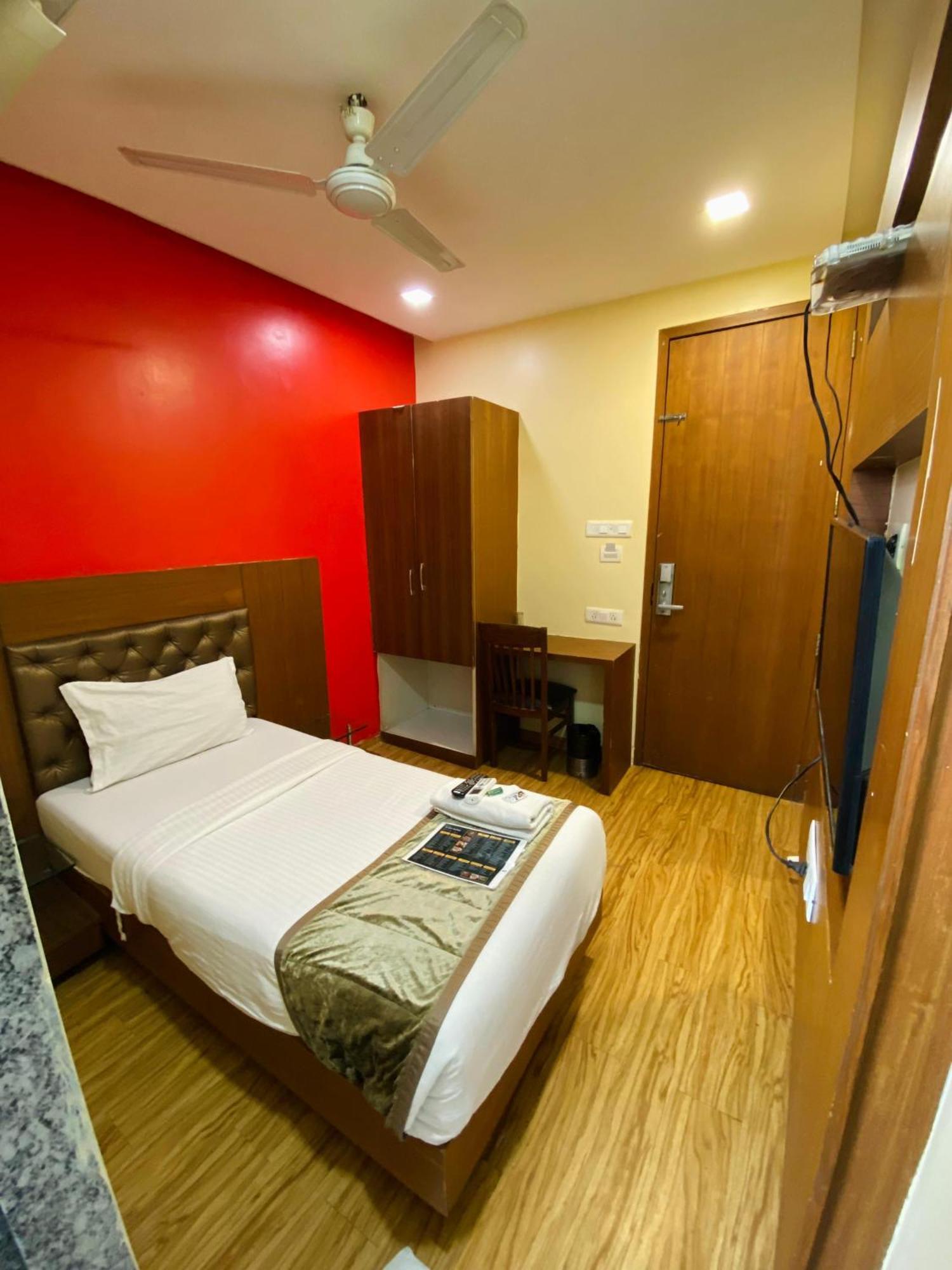 Hotel Arton Regency Near Terminal 2 Airport Mumbai Exterior foto